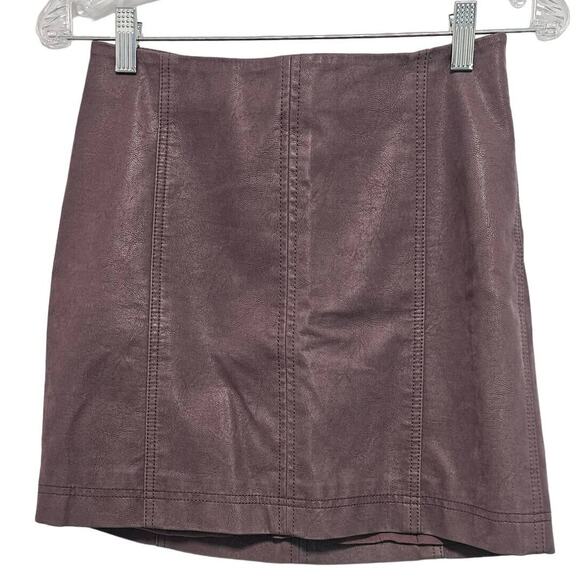 Free People Vegan Leather Mini Skirt Womens 4‎ Pale Purple Zip Up Closure Short - Picture 1 of 9